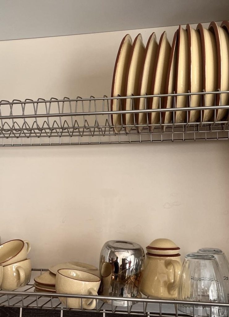 Plates, cups and glasses