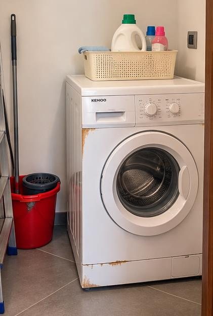 Utility room with washing machine